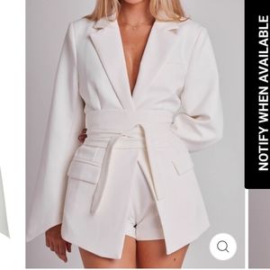 Odd Muse White blazer with belt and white crop top